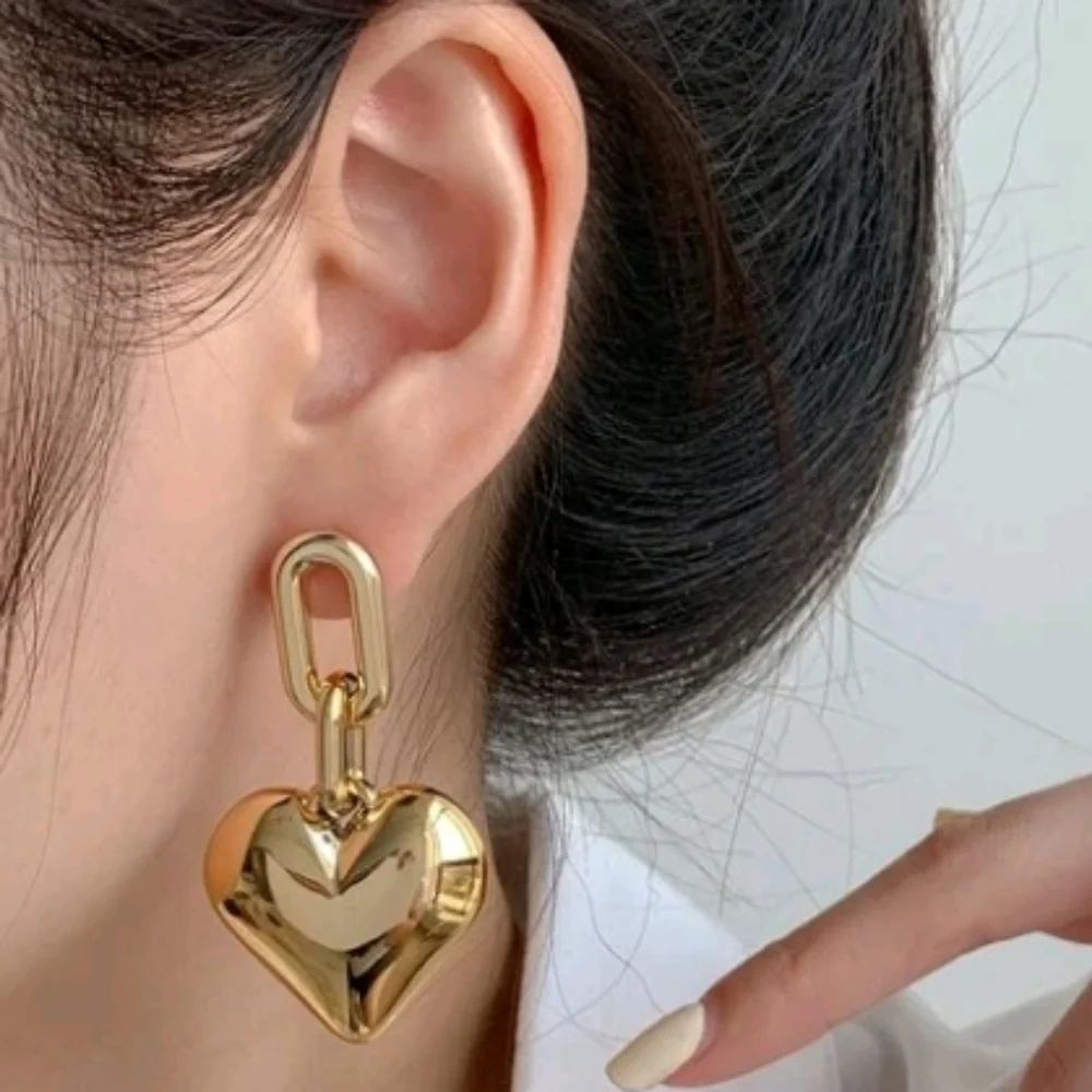 NEW!! Gold Plated Classy Puffy Heart Paperclip Dangle Drop Post Earrings